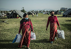 Women in Tundikhel IDP Camp, Kathmandu, Nepal, 2015. Credit: Pablo Tosco/Oxfam